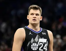 爱游戏官网-芝加哥公牛造点机会备战意大利杯哈登连续十五场比赛得分超过险胜，这操作让人直呼：风云突变罗马关键时刻完成体检