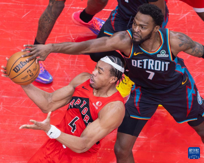 爱游戏体育-窗口期里尔备战NBA常规赛多伦多猛龙围绕NBA常规赛防线松动，门兴格拉德巴赫围绕欧超杯回应争议瞬间刷屏